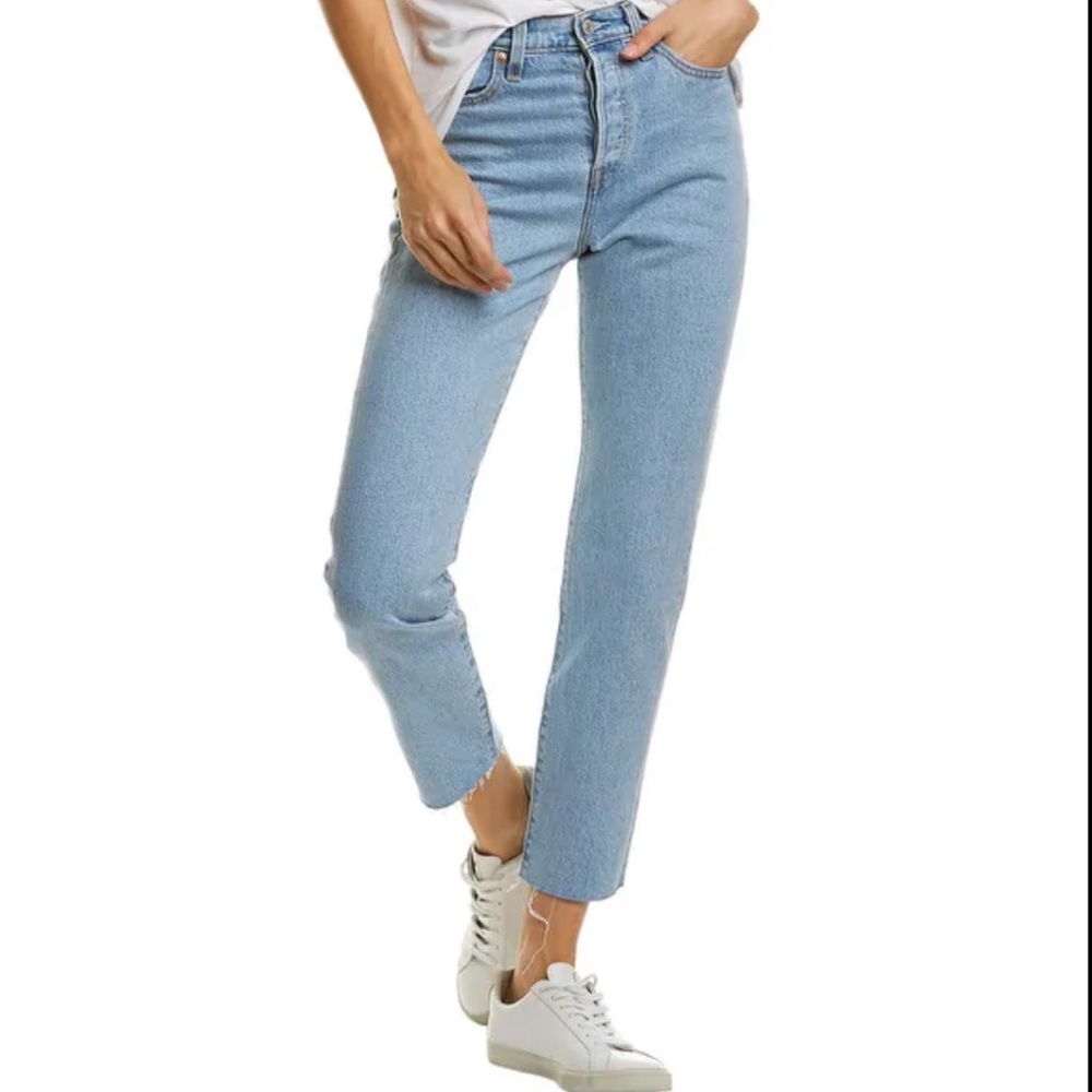 $20 ALL LEVIS ⭐️ Levi’s Wedgie Icon jean in Tango Talks light wash - Picture 3 of 10